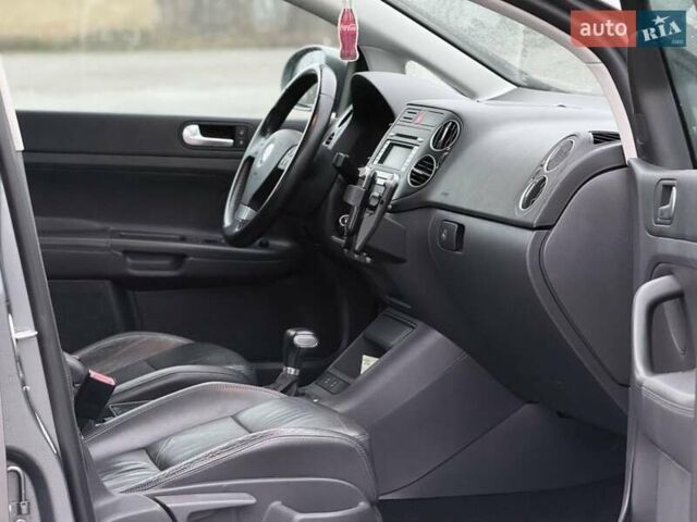Сірий Фольксваген Golf Plus, об'ємом двигуна 1.39 л та пробігом 266 тис. км за 7150 $, фото 15 на Automoto.ua