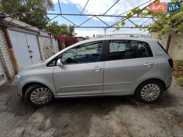 Серый Фольксваген Гольф Плюс, объемом двигателя 1.4 л и пробегом 193 тыс. км за 6400 $, фото 4 на Automoto.ua