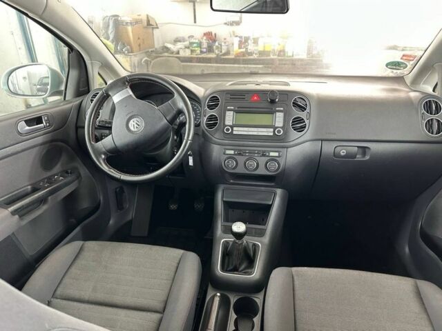 Сірий Фольксваген Golf Plus, об'ємом двигуна 1.6 л та пробігом 237 тис. км за 6000 $, фото 13 на Automoto.ua