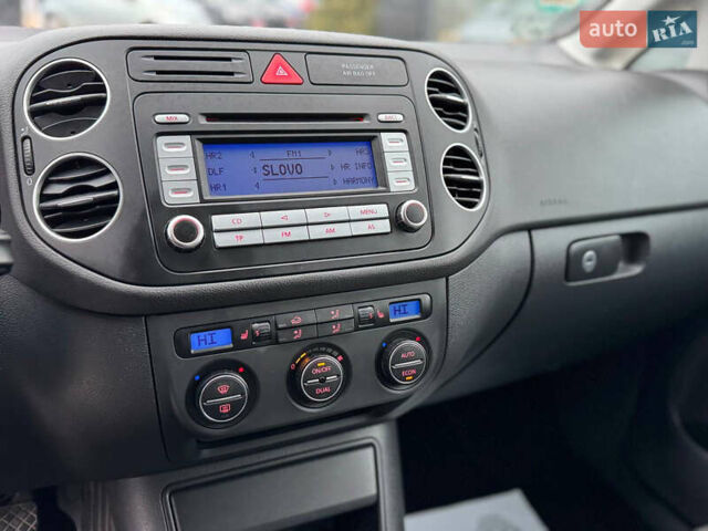 Серый Фольксваген Гольф Плюс, объемом двигателя 1.6 л и пробегом 220 тыс. км за 6190 $, фото 67 на Automoto.ua