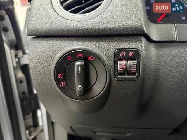 Серый Фольксваген Гольф Плюс, объемом двигателя 1.6 л и пробегом 283 тыс. км за 6490 $, фото 18 на Automoto.ua