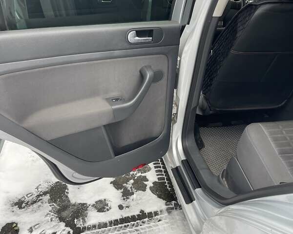 Серый Фольксваген Гольф Плюс, объемом двигателя 1.39 л и пробегом 211 тыс. км за 7000 $, фото 7 на Automoto.ua