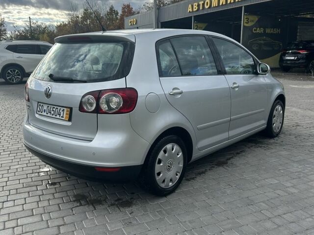 Серый Фольксваген Гольф Плюс, объемом двигателя 1.6 л и пробегом 198 тыс. км за 5800 $, фото 4 на Automoto.ua