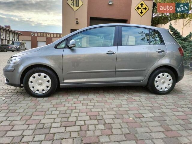 Серый Фольксваген Гольф Плюс, объемом двигателя 1.6 л и пробегом 106 тыс. км за 7300 $, фото 3 на Automoto.ua