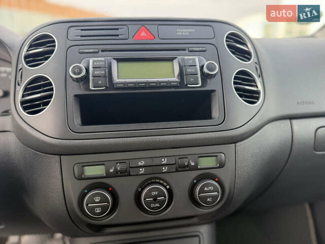 Серый Фольксваген Гольф Плюс, объемом двигателя 1.39 л и пробегом 252 тыс. км за 5900 $, фото 22 на Automoto.ua