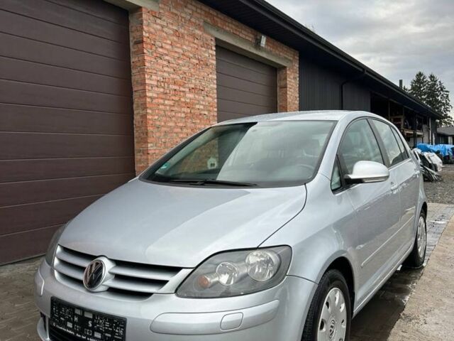 Сірий Фольксваген Golf Plus, об'ємом двигуна 1.6 л та пробігом 237 тис. км за 6000 $, фото 1 на Automoto.ua