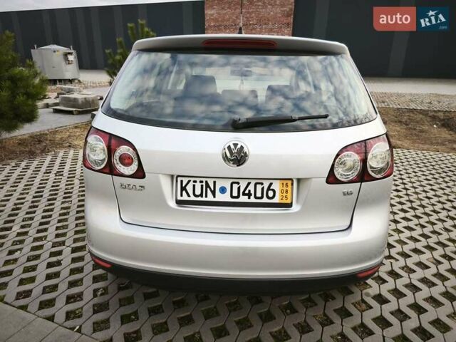 Серый Фольксваген Гольф Плюс, объемом двигателя 1.6 л и пробегом 163 тыс. км за 6900 $, фото 5 на Automoto.ua