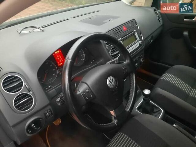 Серый Фольксваген Гольф Плюс, объемом двигателя 1.6 л и пробегом 112 тыс. км за 7300 $, фото 23 на Automoto.ua