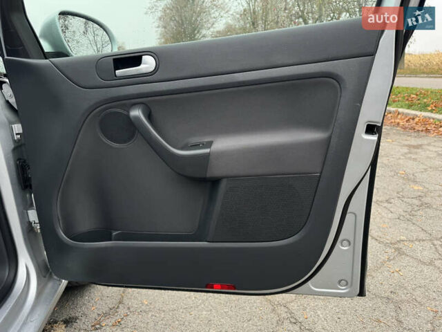 Сірий Фольксваген Golf Plus, об'ємом двигуна 1.4 л та пробігом 225 тис. км за 5300 $, фото 23 на Automoto.ua