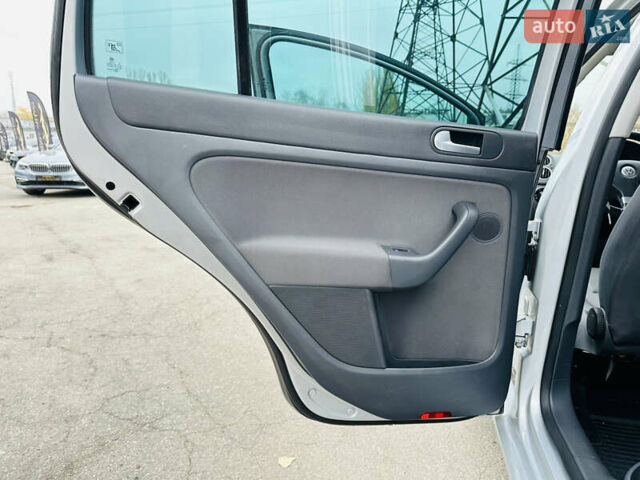 Серый Фольксваген Гольф Плюс, объемом двигателя 1.6 л и пробегом 183 тыс. км за 7200 $, фото 16 на Automoto.ua