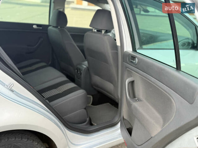 Серый Фольксваген Гольф Плюс, объемом двигателя 1.39 л и пробегом 252 тыс. км за 5900 $, фото 17 на Automoto.ua