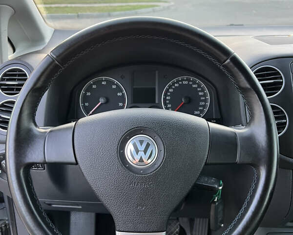 Сірий Фольксваген Golf Plus, об'ємом двигуна 1.6 л та пробігом 230 тис. км за 6650 $, фото 33 на Automoto.ua