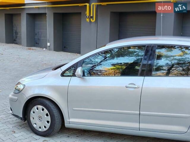 Серый Фольксваген Гольф Плюс, объемом двигателя 1.6 л и пробегом 181 тыс. км за 5599 $, фото 4 на Automoto.ua