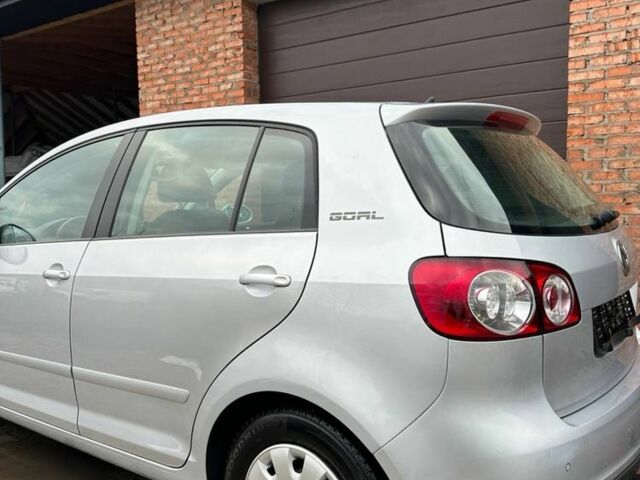 Сірий Фольксваген Golf Plus, об'ємом двигуна 1.6 л та пробігом 237 тис. км за 6000 $, фото 4 на Automoto.ua