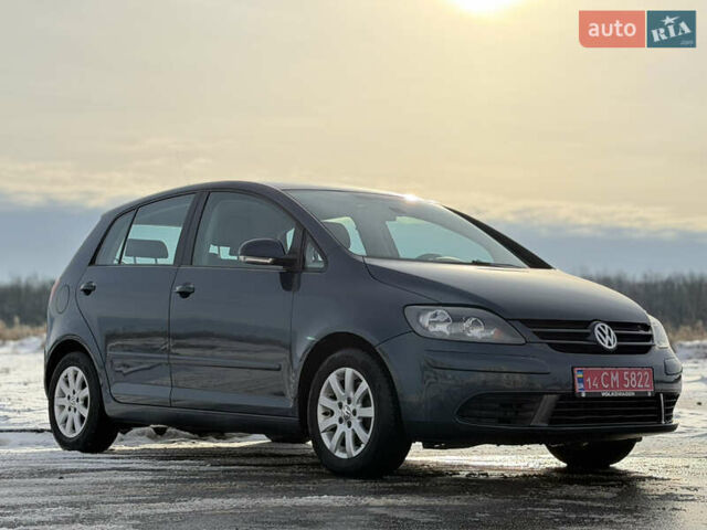 Сірий Фольксваген Golf Plus, об'ємом двигуна 1.6 л та пробігом 197 тис. км за 7999 $, фото 27 на Automoto.ua