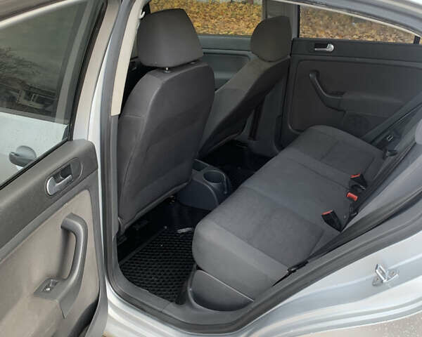 Серый Фольксваген Гольф Плюс, объемом двигателя 1.6 л и пробегом 222 тыс. км за 6499 $, фото 5 на Automoto.ua