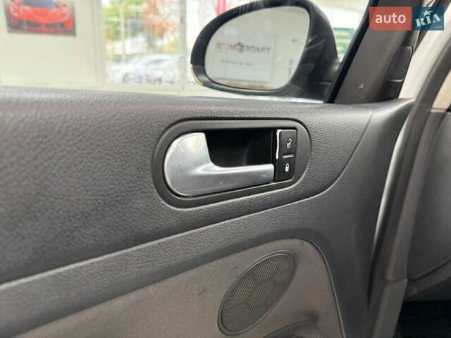 Серый Фольксваген Гольф Плюс, объемом двигателя 1.6 л и пробегом 283 тыс. км за 6490 $, фото 17 на Automoto.ua