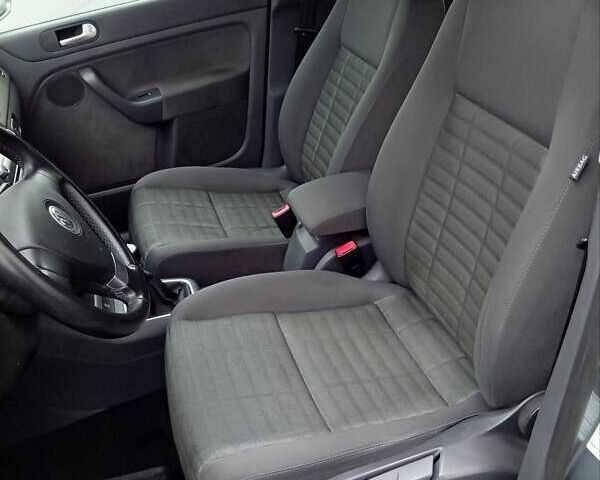 Сірий Фольксваген Golf Plus, об'ємом двигуна 1.4 л та пробігом 186 тис. км за 5899 $, фото 16 на Automoto.ua