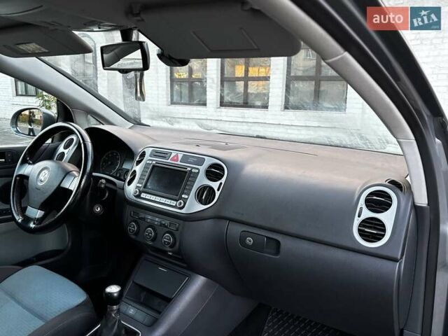 Серый Фольксваген Гольф Плюс, объемом двигателя 1.6 л и пробегом 223 тыс. км за 7499 $, фото 87 на Automoto.ua