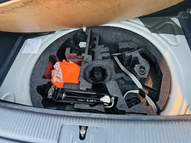 Серый Фольксваген Гольф Плюс, объемом двигателя 1.6 л и пробегом 180 тыс. км за 5699 $, фото 15 на Automoto.ua