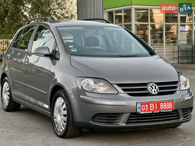 Сірий Фольксваген Golf Plus, об'ємом двигуна 1.6 л та пробігом 230 тис. км за 6650 $, фото 20 на Automoto.ua