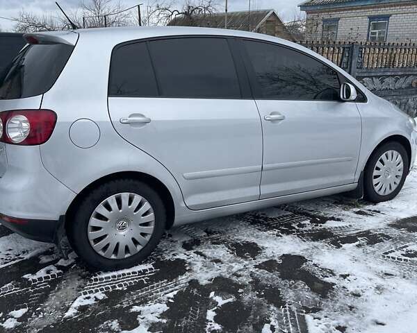 Серый Фольксваген Гольф Плюс, объемом двигателя 1.39 л и пробегом 211 тыс. км за 7000 $, фото 2 на Automoto.ua