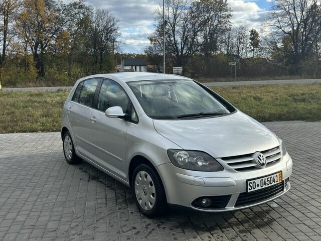 Серый Фольксваген Гольф Плюс, объемом двигателя 1.6 л и пробегом 198 тыс. км за 5800 $, фото 7 на Automoto.ua