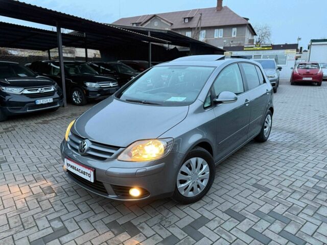 Серый Фольксваген Гольф Плюс, объемом двигателя 1.6 л и пробегом 227 тыс. км за 7300 $, фото 2 на Automoto.ua