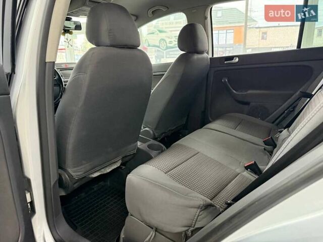 Серый Фольксваген Гольф Плюс, объемом двигателя 1.6 л и пробегом 283 тыс. км за 6490 $, фото 29 на Automoto.ua