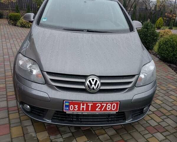 Сірий Фольксваген Golf Plus, об'ємом двигуна 1.62 л та пробігом 194 тис. км за 6000 $, фото 4 на Automoto.ua
