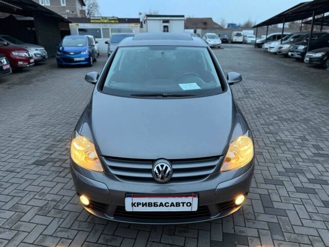 Серый Фольксваген Гольф Плюс, объемом двигателя 1.6 л и пробегом 227 тыс. км за 7300 $, фото 1 на Automoto.ua