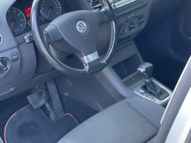 Серый Фольксваген Гольф Плюс, объемом двигателя 1.6 л и пробегом 240 тыс. км за 6900 $, фото 20 на Automoto.ua