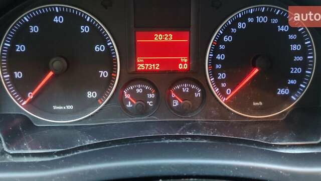 Фольксваген Гольф Плюс 2007 в Житомире на Automoto.ua Серый Фольксваген Гольф Плюс, объемом двигателя 1.6 л и пробегом 257 тыс. км за 5500 $, фото 11 на Automoto.ua