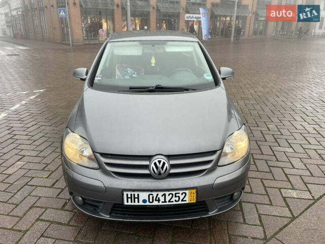 Серый Фольксваген Гольф Плюс, объемом двигателя 1.4 л и пробегом 201 тыс. км за 4600 $, фото 3 на Automoto.ua