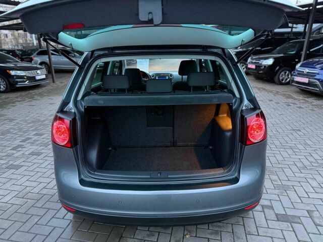 Серый Фольксваген Гольф Плюс, объемом двигателя 1.6 л и пробегом 227 тыс. км за 7300 $, фото 6 на Automoto.ua