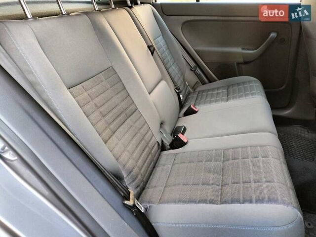 Серый Фольксваген Гольф Плюс, объемом двигателя 1.6 л и пробегом 106 тыс. км за 7300 $, фото 60 на Automoto.ua