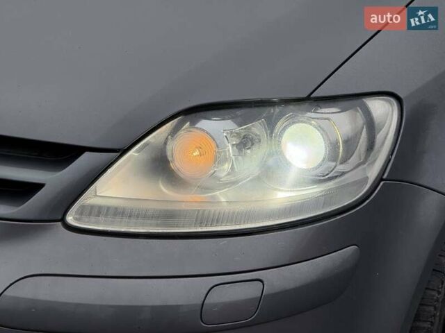 Сірий Фольксваген Golf Plus, об'ємом двигуна 1.39 л та пробігом 266 тис. км за 7150 $, фото 5 на Automoto.ua