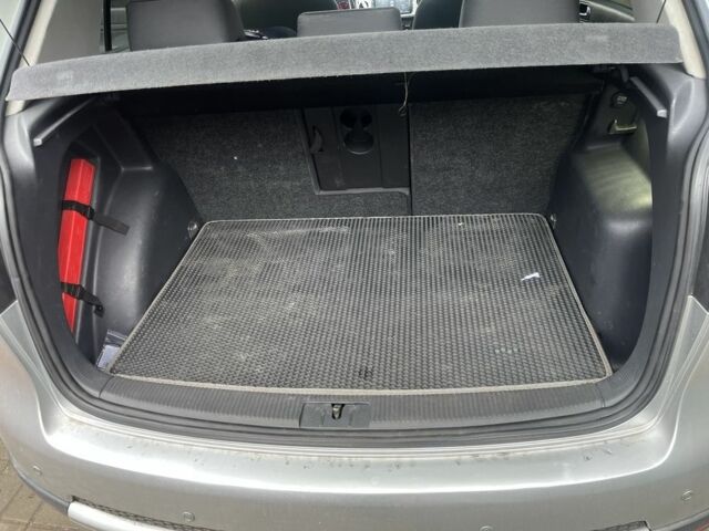 Серый Фольксваген Гольф Плюс, объемом двигателя 1.6 л и пробегом 253 тыс. км за 9800 $, фото 11 на Automoto.ua