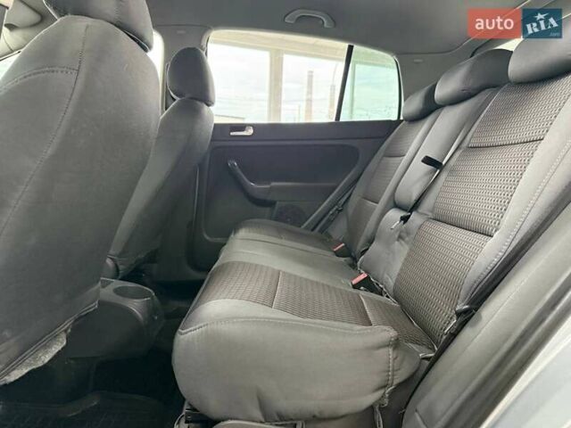 Серый Фольксваген Гольф Плюс, объемом двигателя 1.6 л и пробегом 283 тыс. км за 6490 $, фото 30 на Automoto.ua