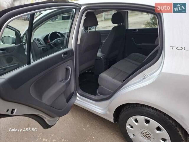 Серый Фольксваген Гольф Плюс, объемом двигателя 1.4 л и пробегом 222 тыс. км за 5850 $, фото 30 на Automoto.ua