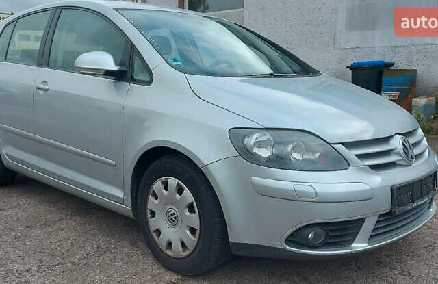 Серый Фольксваген Гольф Плюс, объемом двигателя 0 л и пробегом 196 тыс. км за 4555 $, фото 5 на Automoto.ua