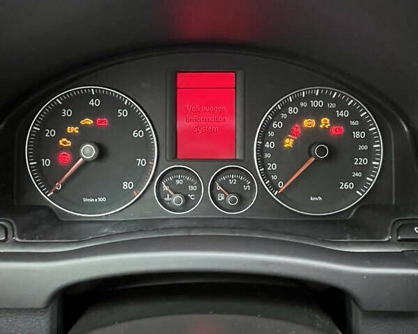 Сірий Фольксваген Golf Plus, об'ємом двигуна 1.6 л та пробігом 172 тис. км за 5700 $, фото 15 на Automoto.ua