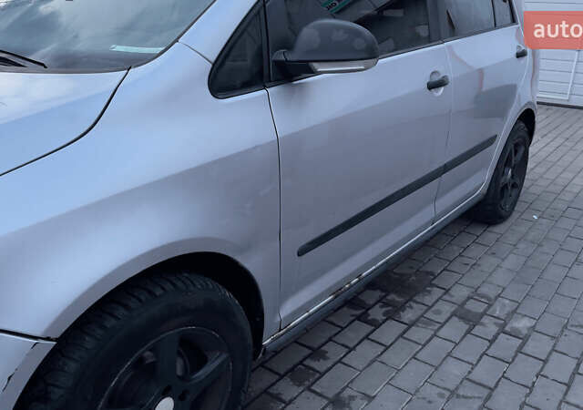 Серый Фольксваген Гольф Плюс, объемом двигателя 1.6 л и пробегом 203 тыс. км за 5700 $, фото 11 на Automoto.ua