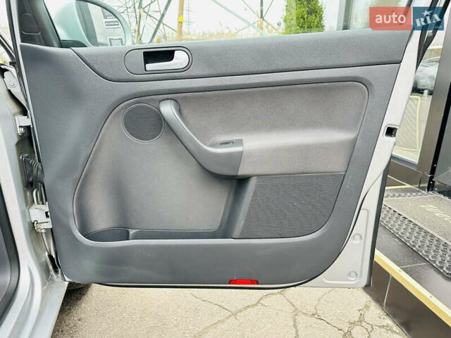 Серый Фольксваген Гольф Плюс, объемом двигателя 1.6 л и пробегом 183 тыс. км за 7200 $, фото 24 на Automoto.ua