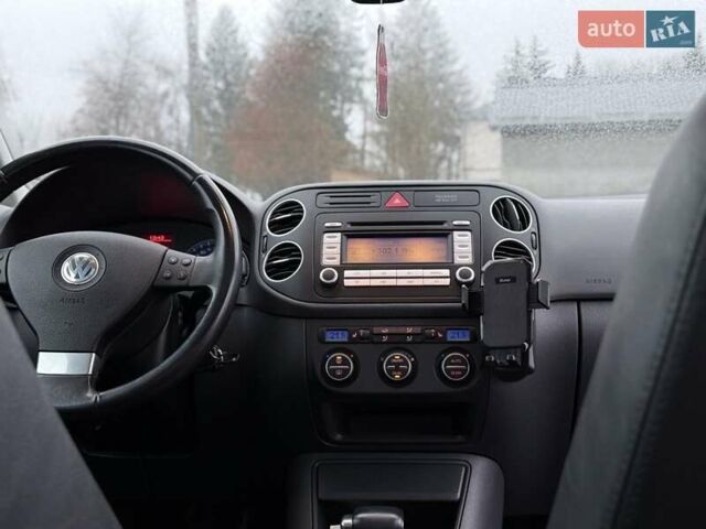 Сірий Фольксваген Golf Plus, об'ємом двигуна 1.39 л та пробігом 266 тис. км за 7150 $, фото 32 на Automoto.ua