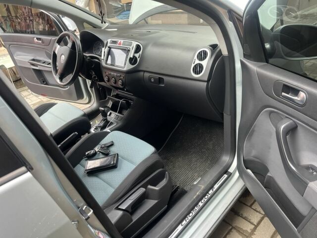 Серый Фольксваген Гольф Плюс, объемом двигателя 1.6 л и пробегом 253 тыс. км за 9800 $, фото 9 на Automoto.ua