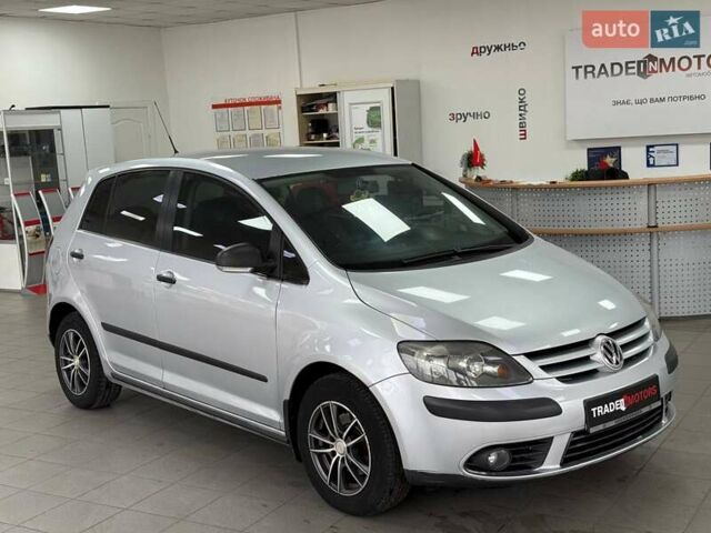 Серый Фольксваген Гольф Плюс, объемом двигателя 1.6 л и пробегом 283 тыс. км за 6490 $, фото 5 на Automoto.ua