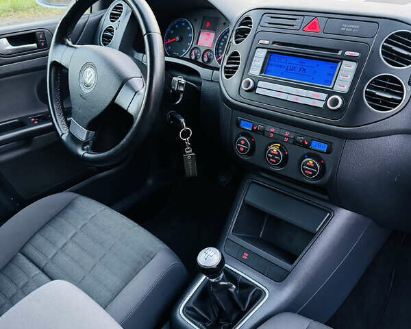 Серый Фольксваген Гольф Плюс, объемом двигателя 1.6 л и пробегом 180 тыс. км за 5699 $, фото 32 на Automoto.ua