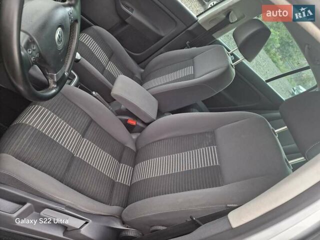 Фольксваген Гольф Плюс 2007 в Луцке на Automoto.ua Серый Фольксваген Гольф Плюс, объемом двигателя 1.6 л и пробегом 200 тыс. км за 5700 $, фото 40 на Automoto.ua