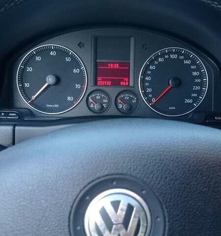 Серый Фольксваген Гольф Плюс, объемом двигателя 1.6 л и пробегом 233 тыс. км за 6199 $, фото 1 на Automoto.ua